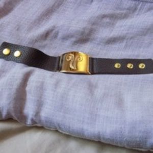 Preowned Lisa Steward Letter V bracelet